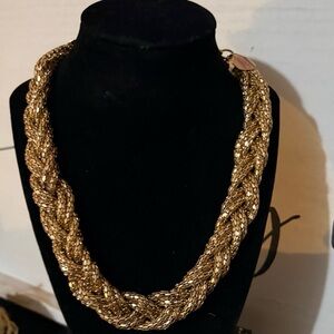 Luxurious Gold Twisted Necklace